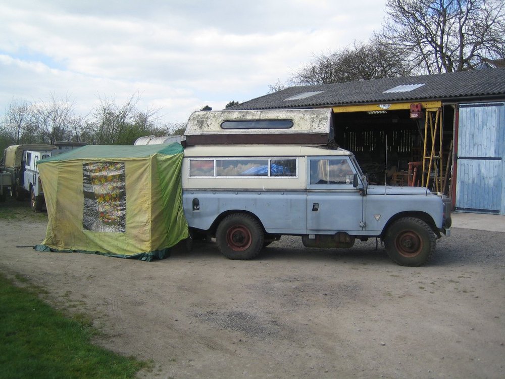 Free standing tent